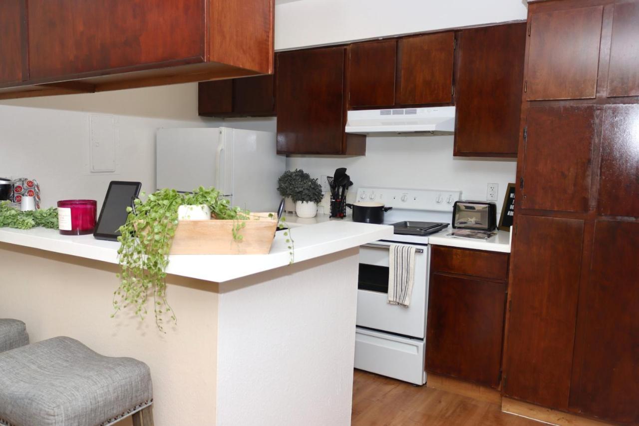 Chic Boho Cottage -Self Check In, Fully Furnished, & Free Parking Houston Extérieur photo